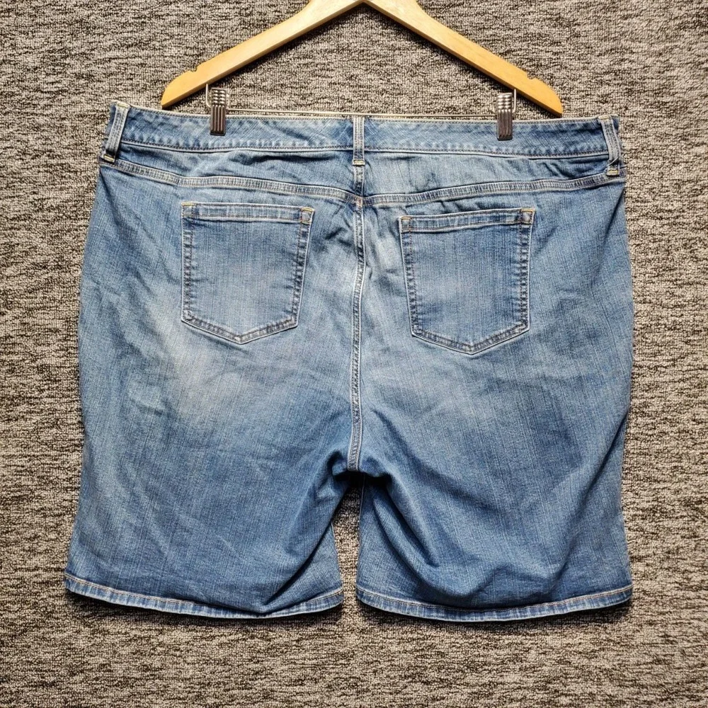 Torrid Feel The Fit Vintage Stretch Denim Bermuda Shorts Women 24W Blue Utility